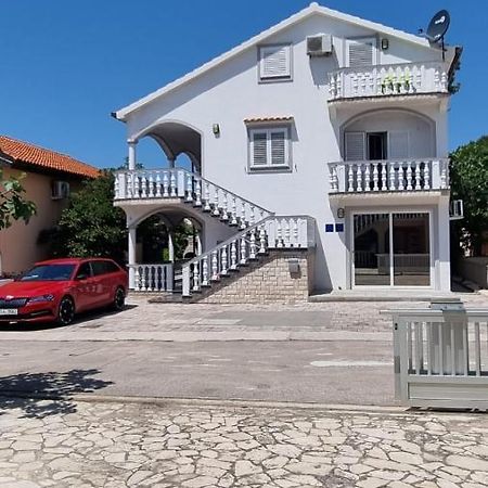 Apartmani Ira Vir Exterior foto