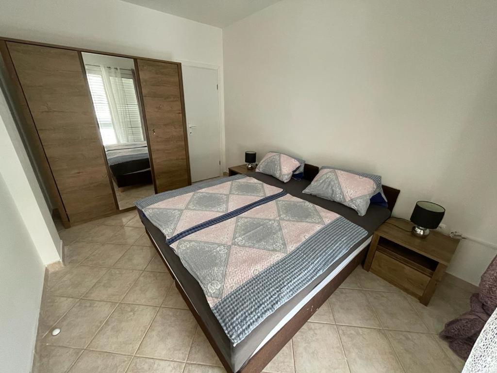 Apartmani Ira Vir Exterior foto