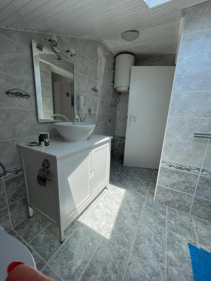 Apartmani Ira Vir Exterior foto