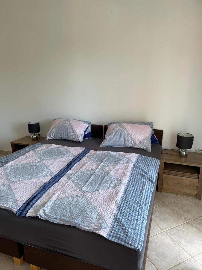 Apartmani Ira Vir Exterior foto