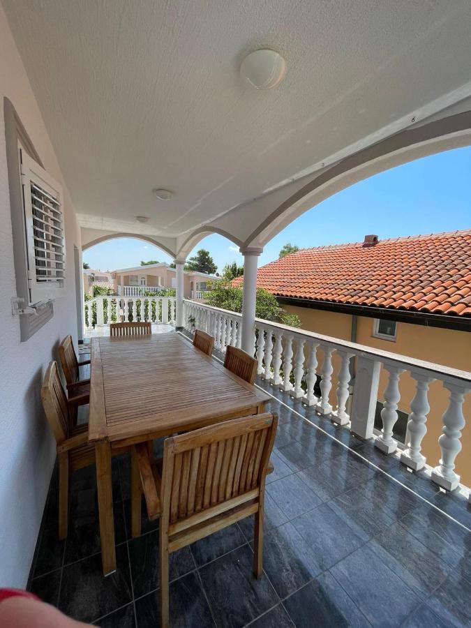 Apartmani Ira Vir Exterior foto