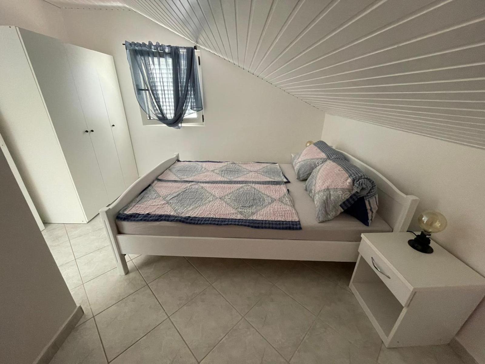 Apartmani Ira Vir Cameră foto