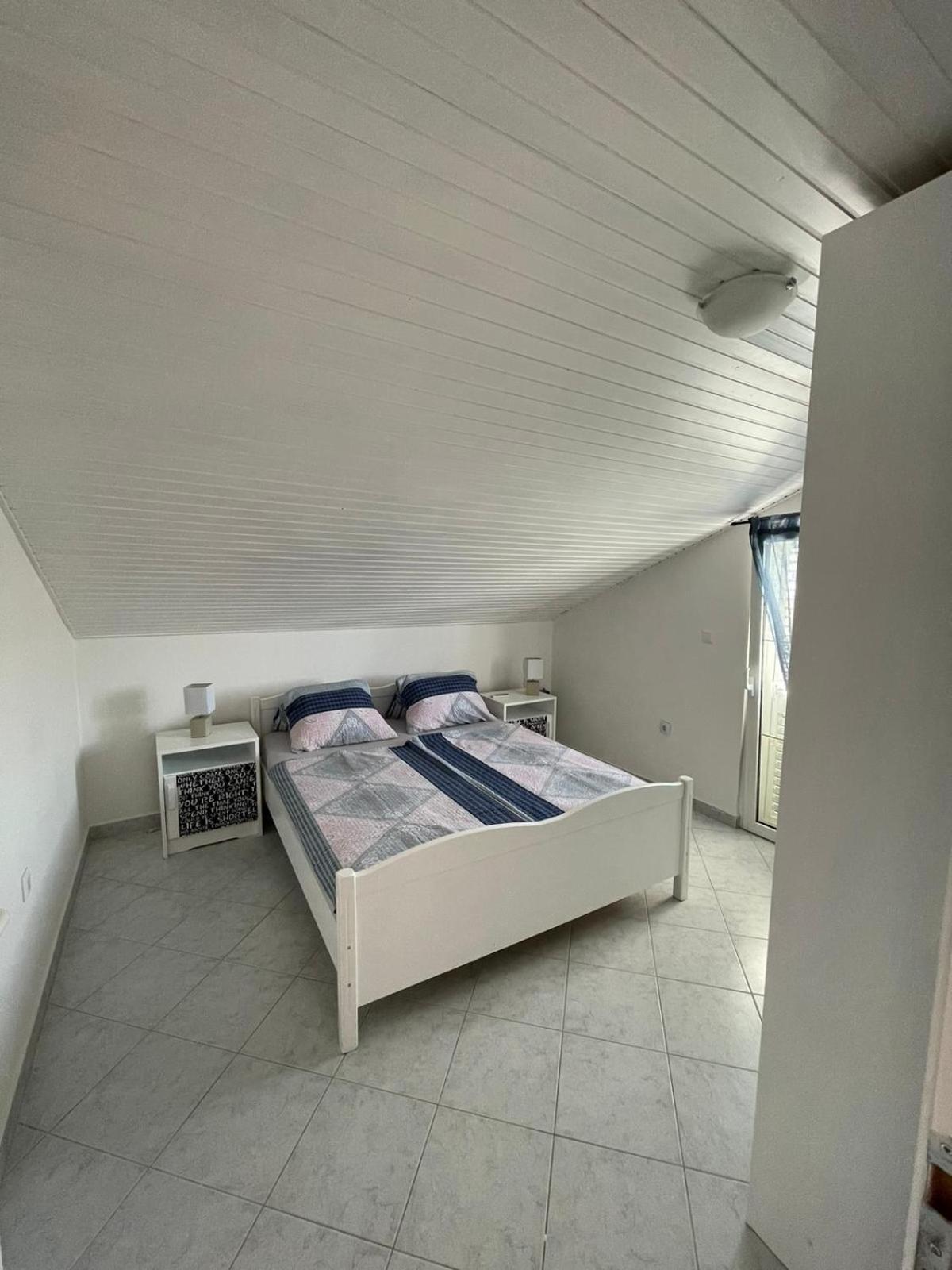 Apartmani Ira Vir Cameră foto
