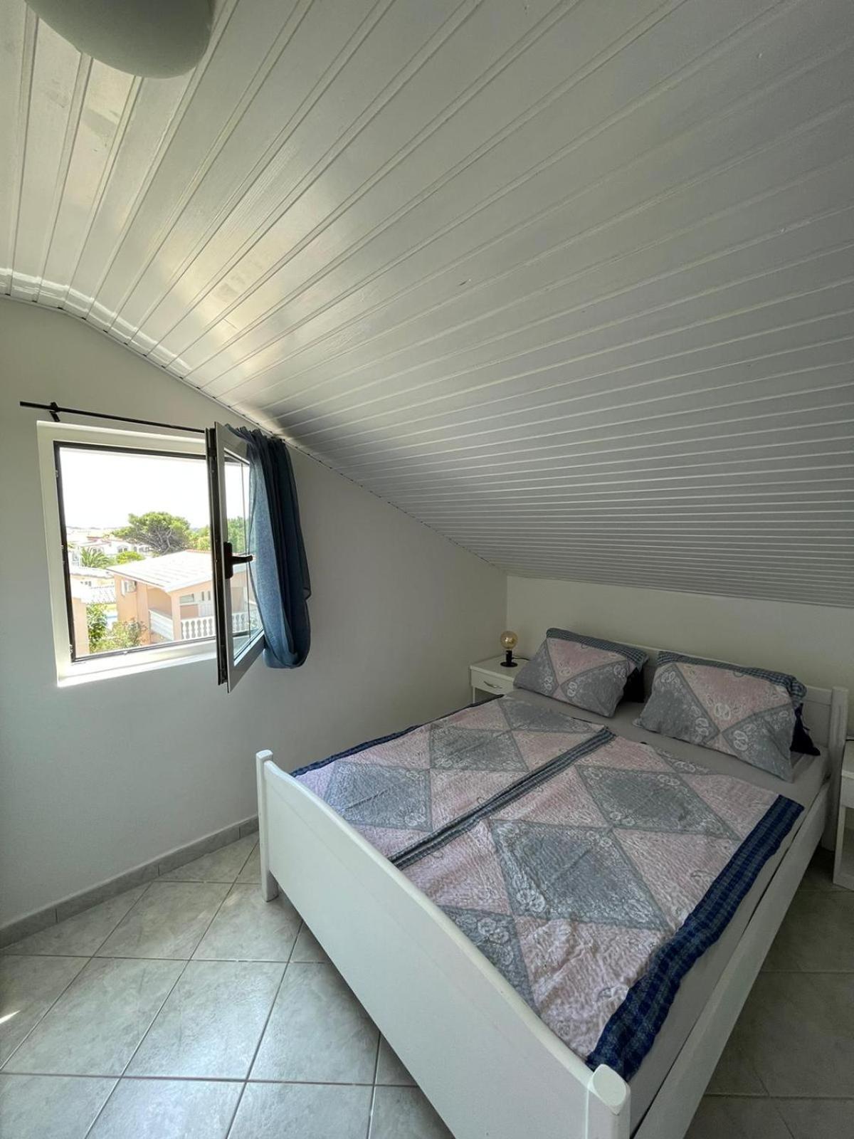 Apartmani Ira Vir Cameră foto